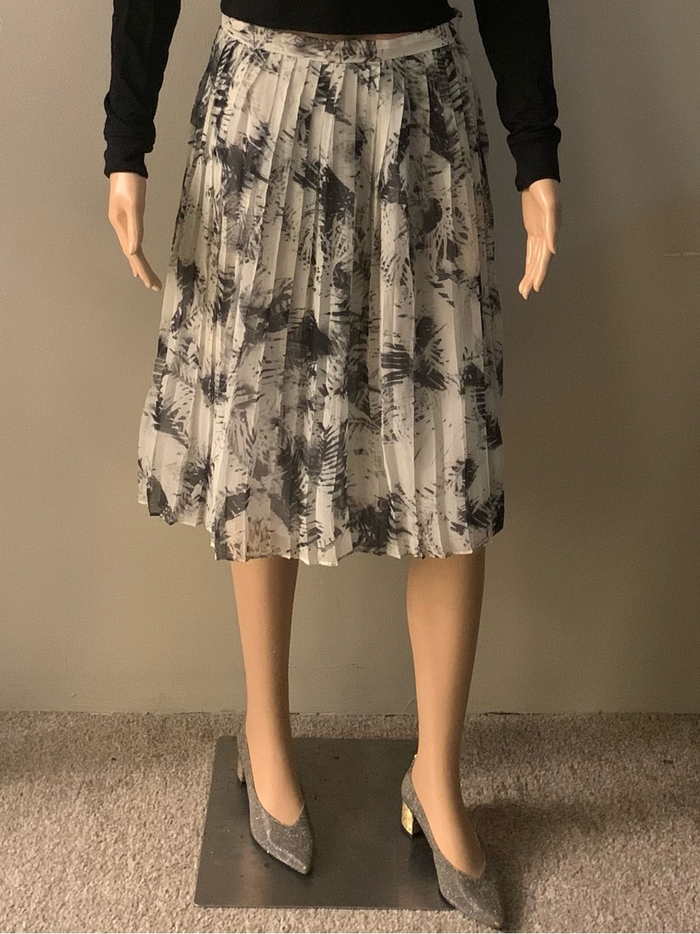 Floral Pleated Skirt - Black and White